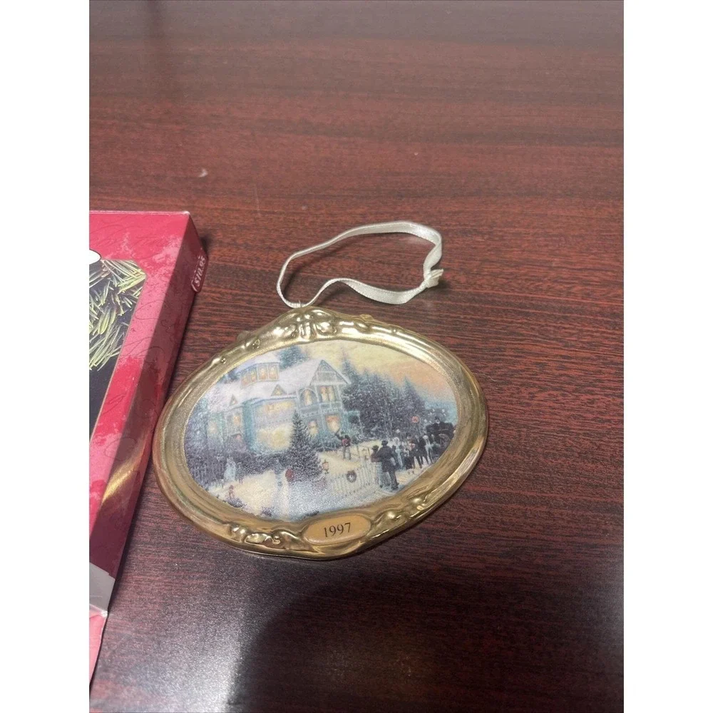 Hallmark‎ Victorian Christmas Ornament Thomas Kinkade Painter of Light 1997